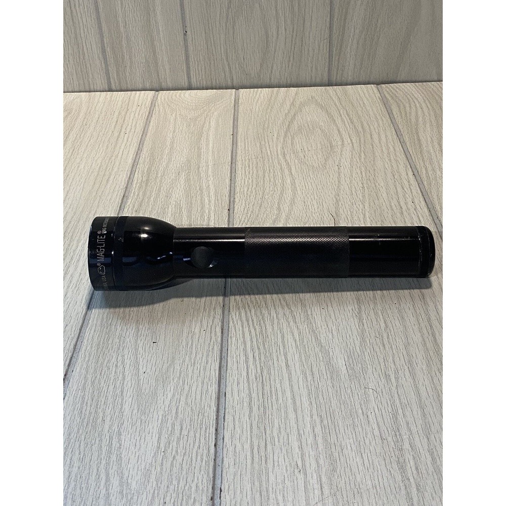 MAGLITE 10” Inch Vintage Flashlight Black - Uses 2 D Cell Batteries USA